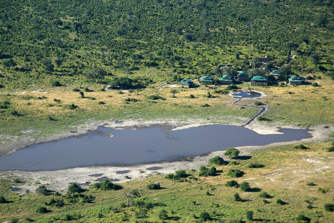 Thobolo'S Bush Lodge Kachikau Exterior photo