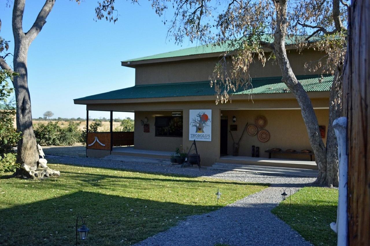 Thobolo'S Bush Lodge Kachikau Exterior photo